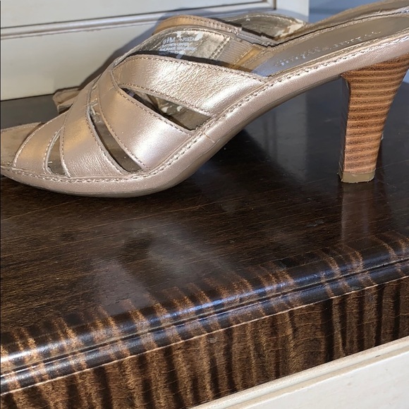 What’s what kitten heels - Picture 4 of 6